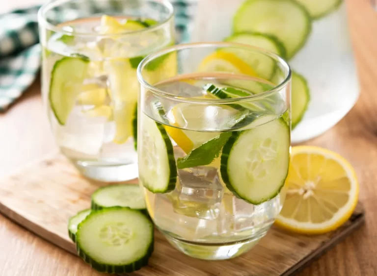 Wellhealthorganic.com : How-detox-water-works-in-reducing-weight